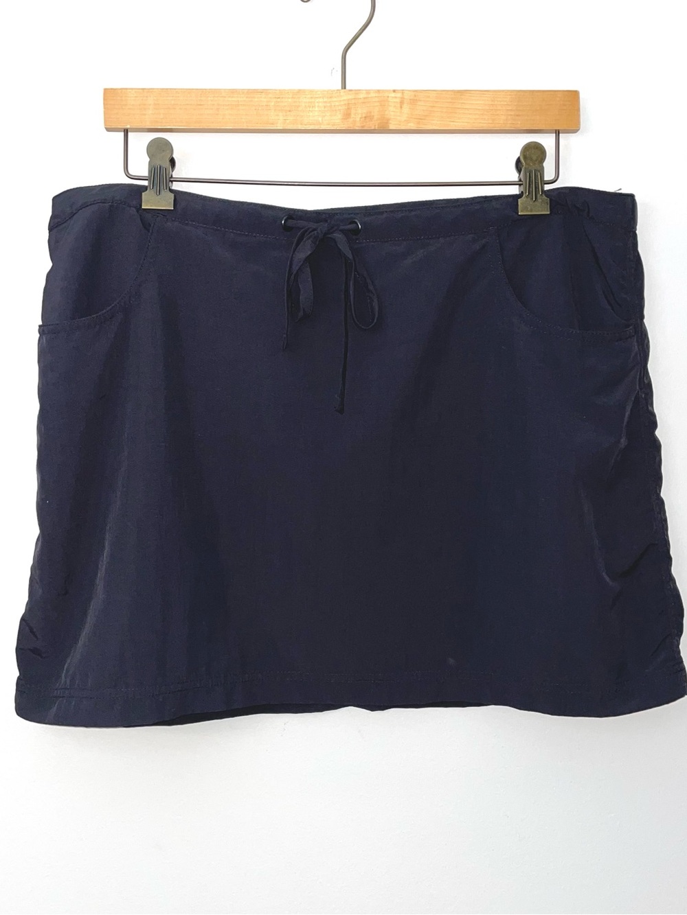 L.L. Bean Skirt Women’s L Black Supplex Nylon Hiking Outdoor Trail Active Trek